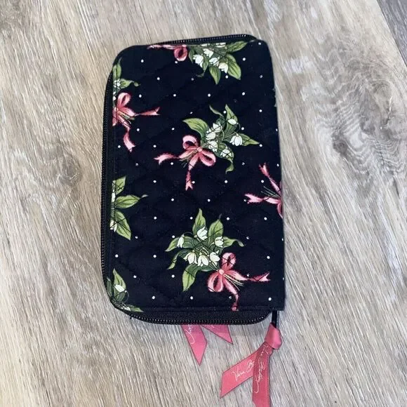 Vera Bradley Quilted Wallet New Hope Ribbons Card Slots Money Pocket Zippers - Picture 4 of 6